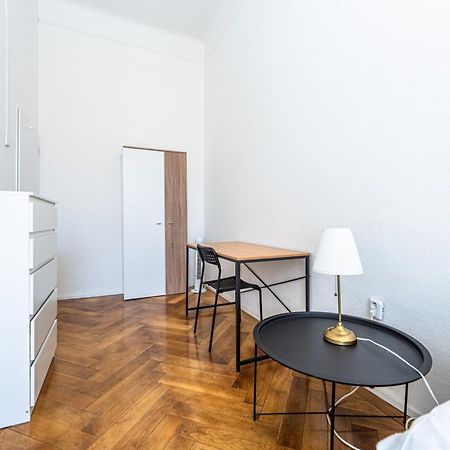 Apartments Safarikova 18 Prague Exterior photo