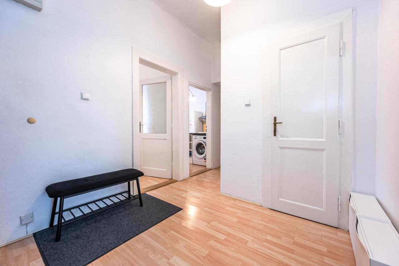 Apartments Safarikova 18 Prague Exterior photo